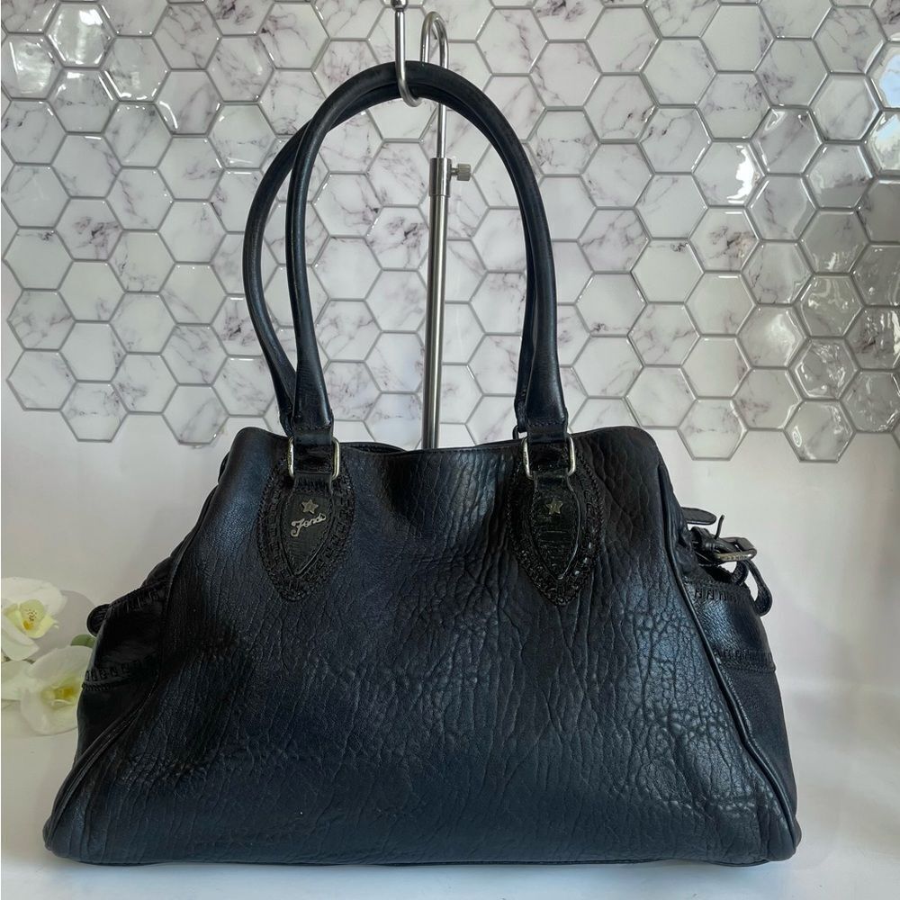 Fendi Black Leather Shoulder Bag Timeless Design